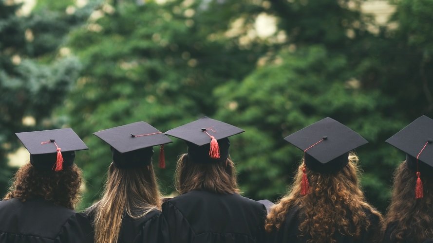 5 Financial Tips For Graduates